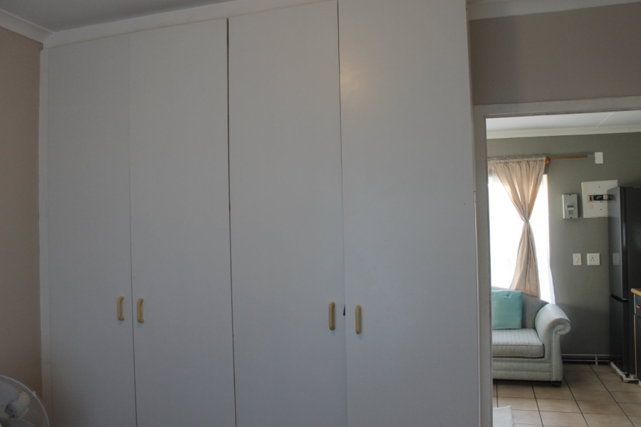 1 Bedroom Property for Sale in Strand Central Western Cape